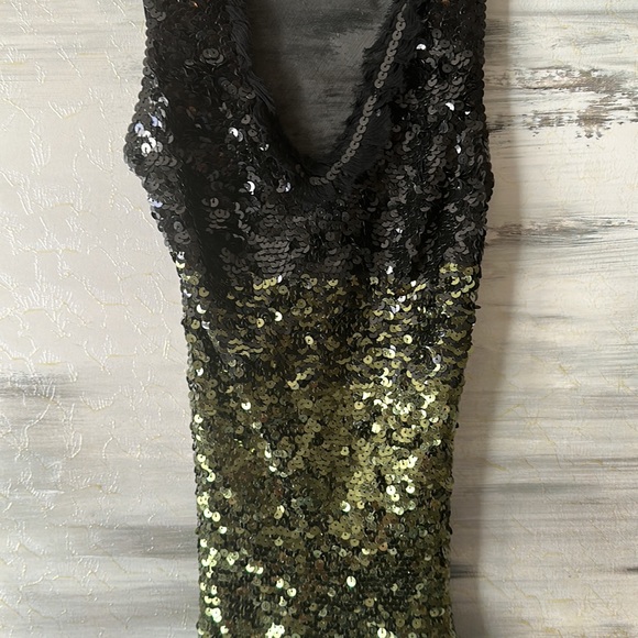 Citrine silk sequined sheath - Picture 3 of 5